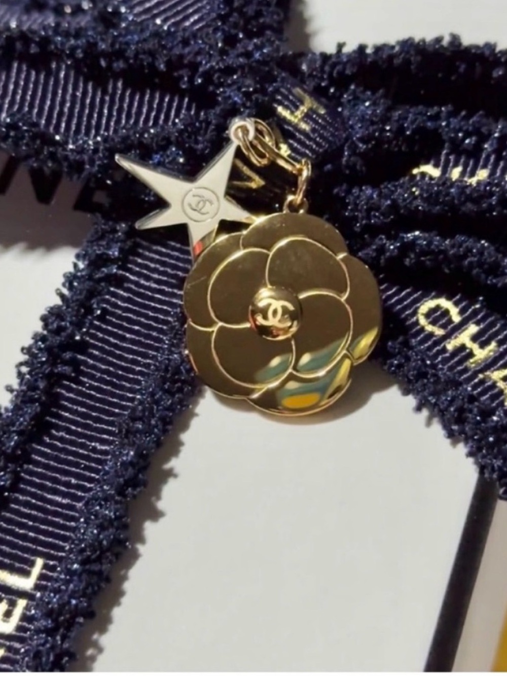 Chanel tiny charm - Picture 3 of 5